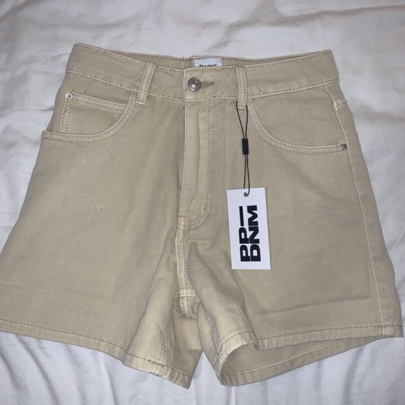 Princess Polly shorts - Picture 2 of 3